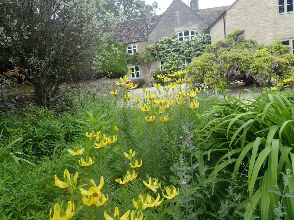 Field End House Strawberry Lane Meysey Hampton Bed & Breakfast Cirencester Exterior photo